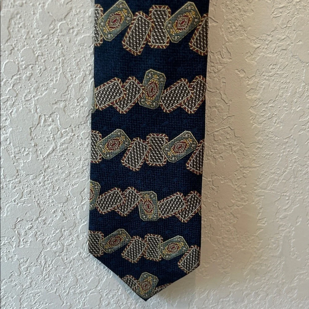 Vintage The Metropolitan Museum of Art 100% Imported Silk Tie
